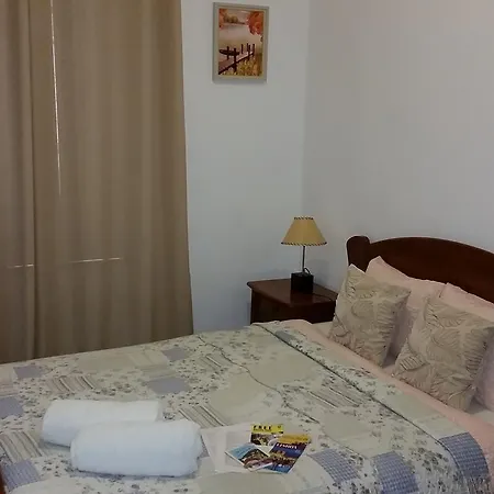 Hostel 15 *